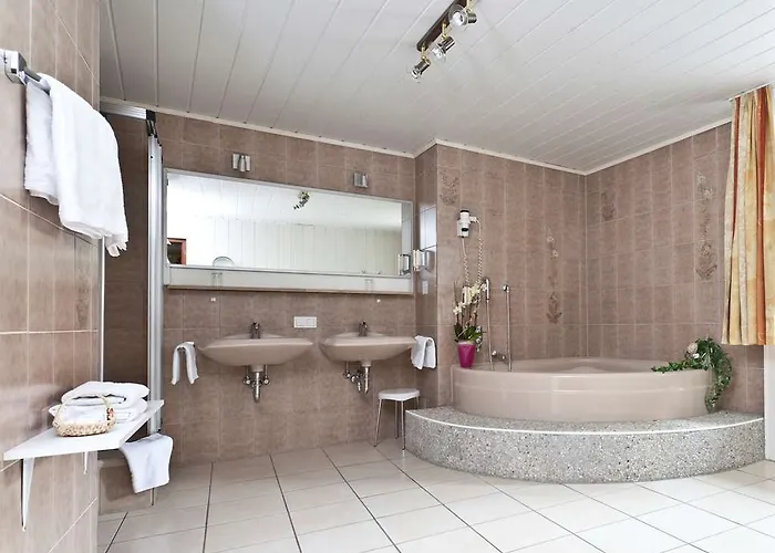 Hotell Akzent Goldner Stern Muggendorf (Bavaria)