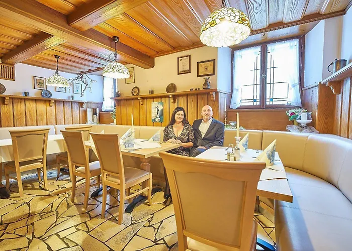 Akzent Goldner Stern 4*