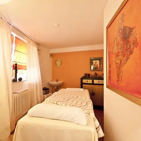 Akzent Goldner Stern 4*