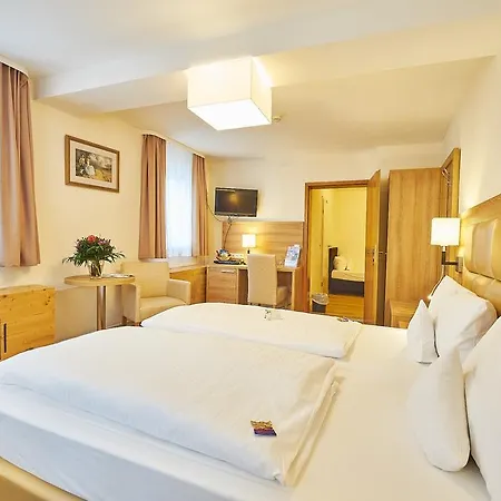 Akzent Goldner Stern Hotell Muggendorf (Bavaria)