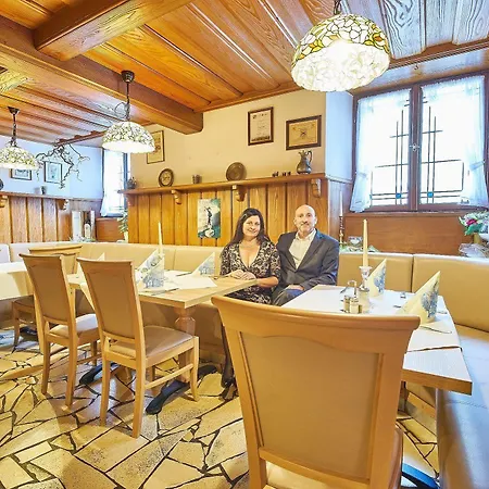 Akzent Goldner Stern 4*
