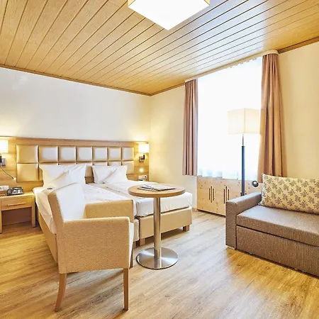 Hotel Akzent Goldner Stern 4*