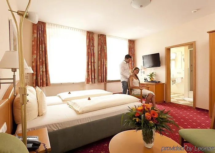 Hotel Akzent Goldner Stern 4*
