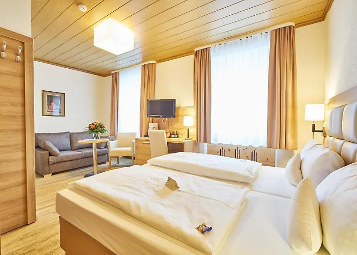 Akzent Goldner Stern 4*